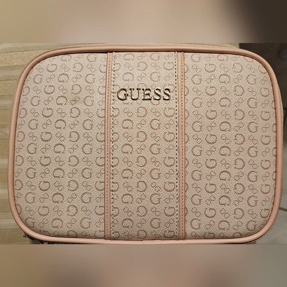 Guess Blush Cosmetics Bag